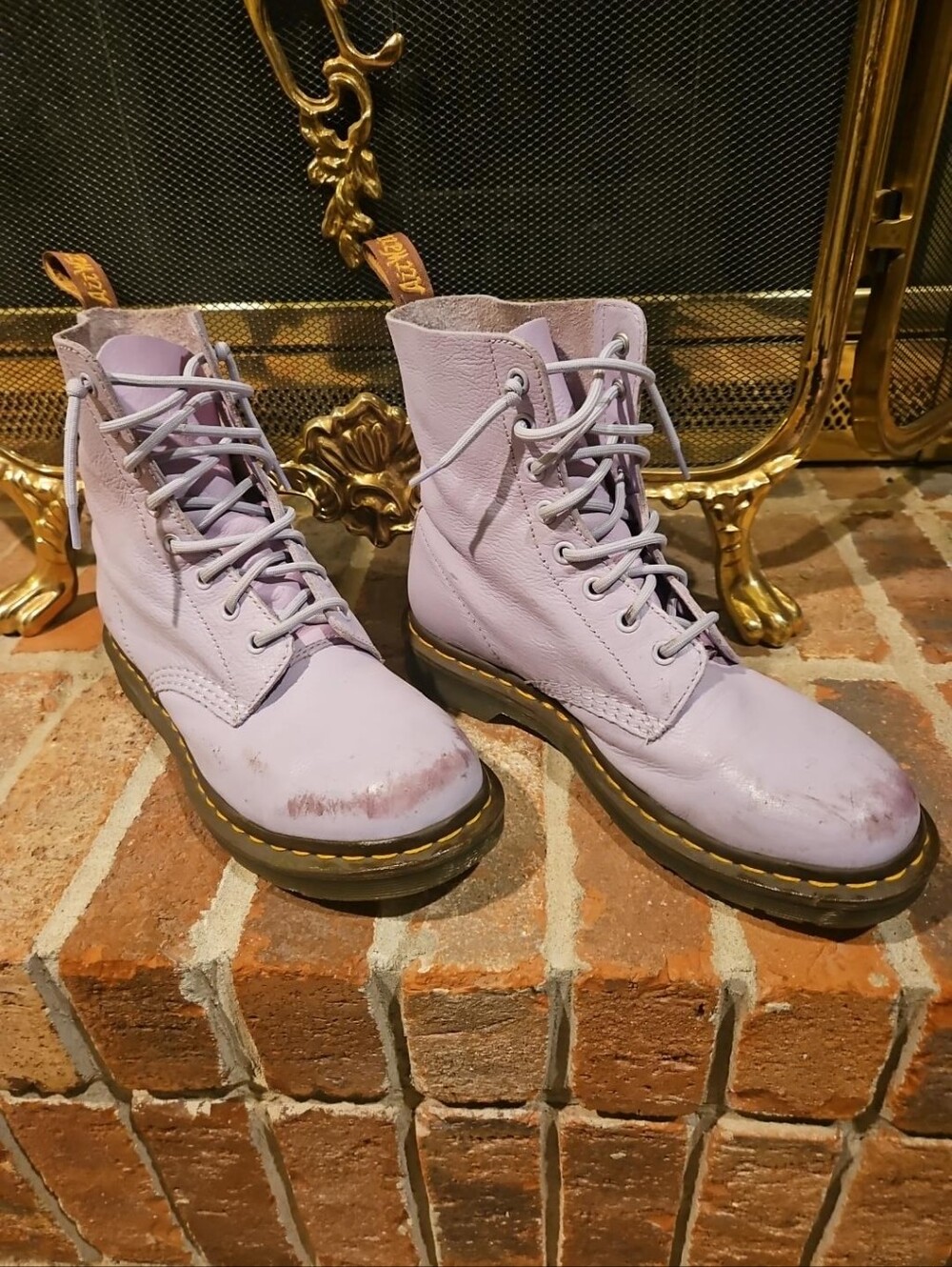 💜 Dr. Martens Lavender Leather Lace-Up Boots – Women’s Size 9